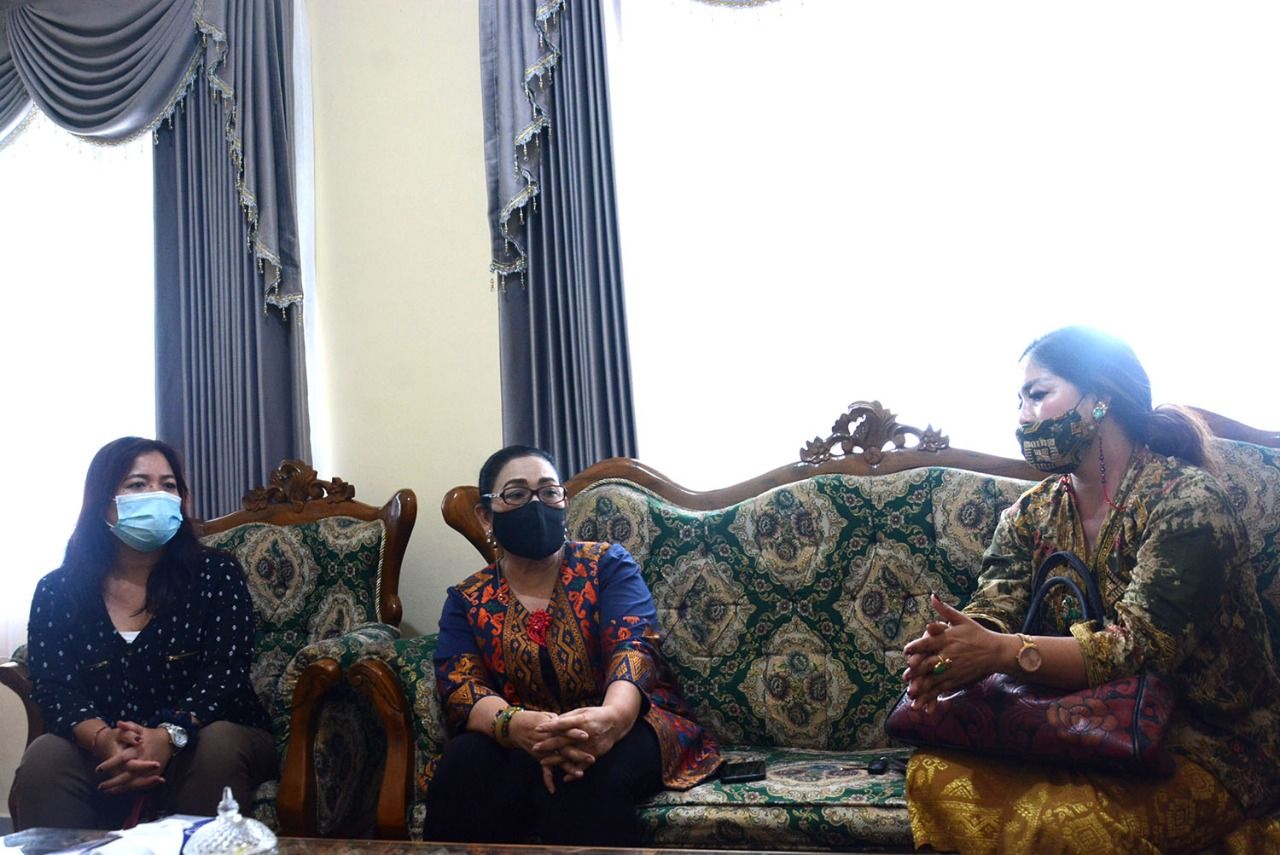 podiumnews.com-Soal Kasus Pembunuhan Pegawai Bank Libatkan Anak di Bawah Umur, Katua PUSPA Bali Ajak Semua Berpikir Lebih Bijak